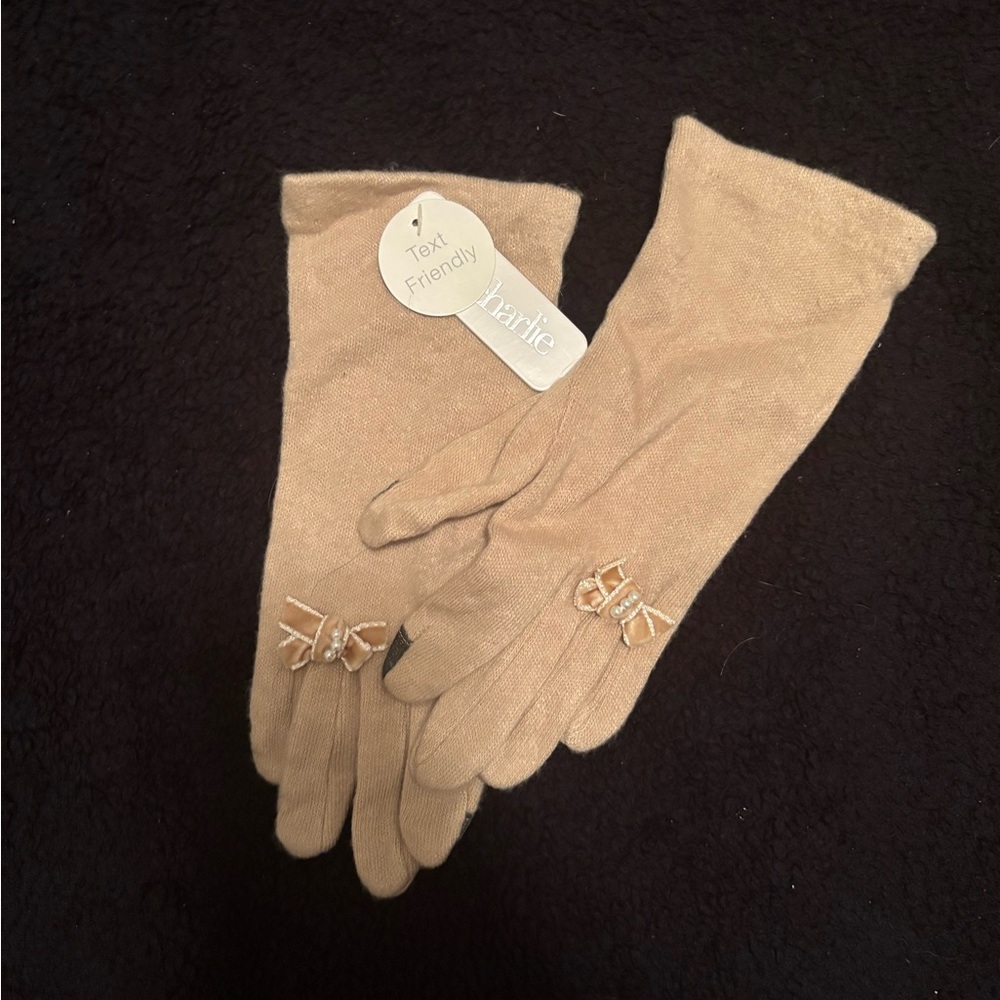 Charlies Tan Touchscreen Gloves with Bow Detail